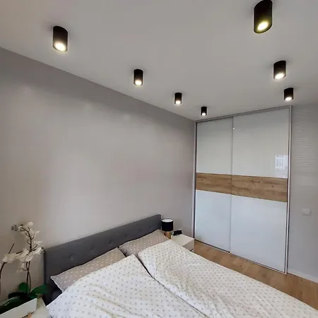 Place4you Apartment *